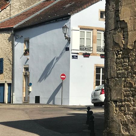 Le Gite Des Lumieres Лангр Экстерьер фото